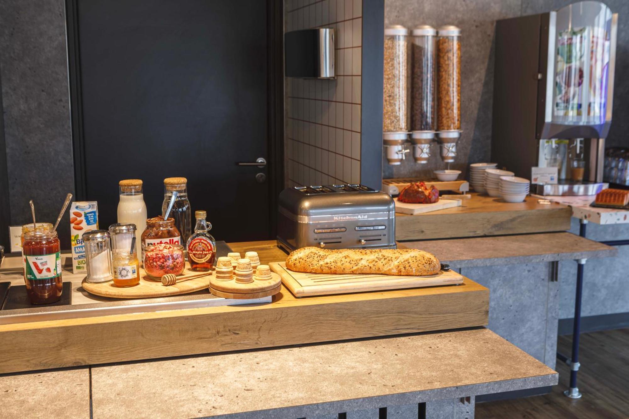 Ibis Budget Lyon Villeurbanne Exterior photo